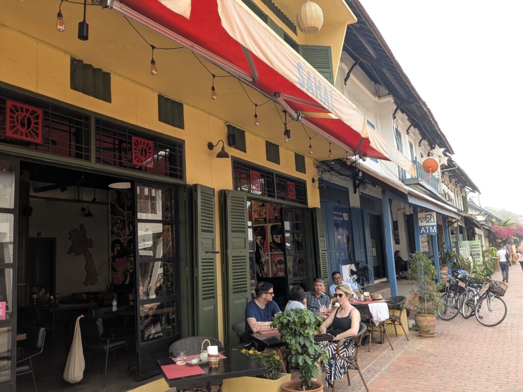 Ein Tag allein in Luang Prabang – und ein Fehler, der mich noch lange ärgern wird pxl 20260328 032629139.mp