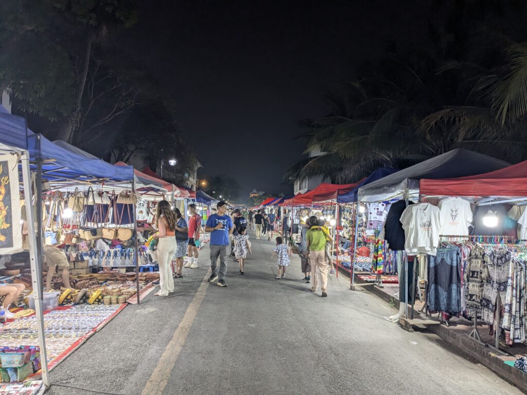 Ein Tag allein in Luang Prabang – und ein Fehler, der mich noch lange ärgern wird pxl 20260328 115541049.night