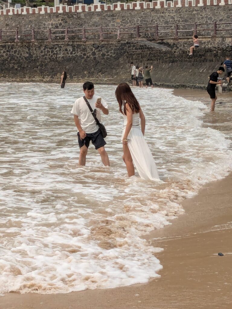 Cat Ba – zwischen Baustellen, Booten und einem unerwarteten Happy End motion photo 8435154576357619836